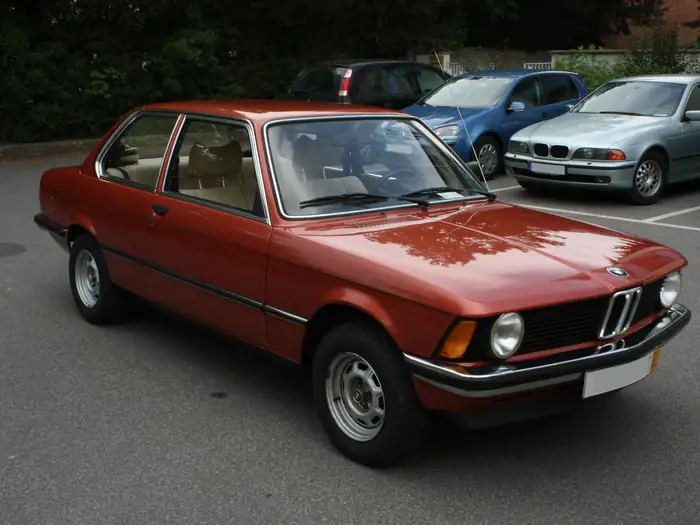 BMW E21 – weaker engines with two headlights