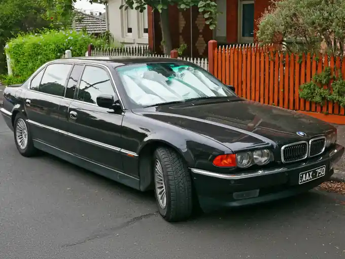 BMW E38 L7 – Facelift, longest wheelbase