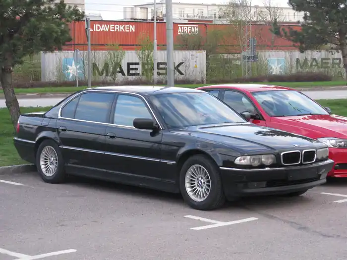 BMW E38 Long – Facelift with extended wheelbase